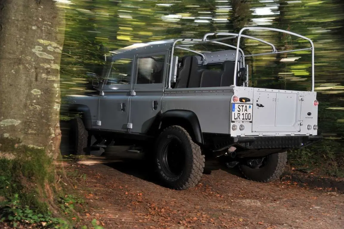 Projekt LDE: Land Rover 110 Cabrio, 4-türig · Serie-Look – Aufnahme 3